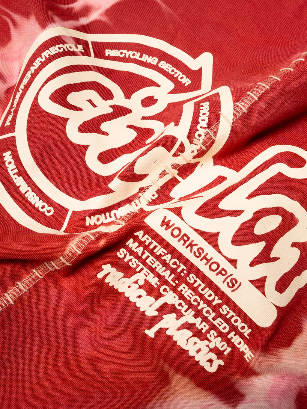 Artisan Circular Design T-Shirt Red