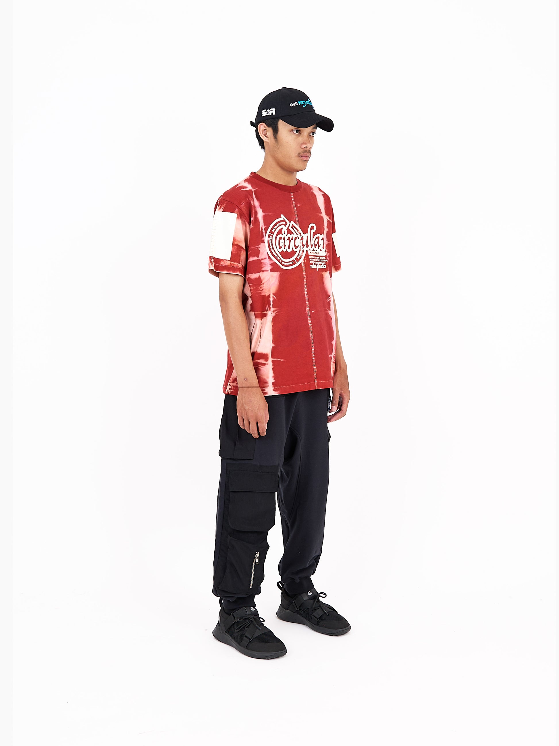 Artisan Circular Design T-Shirt Red
