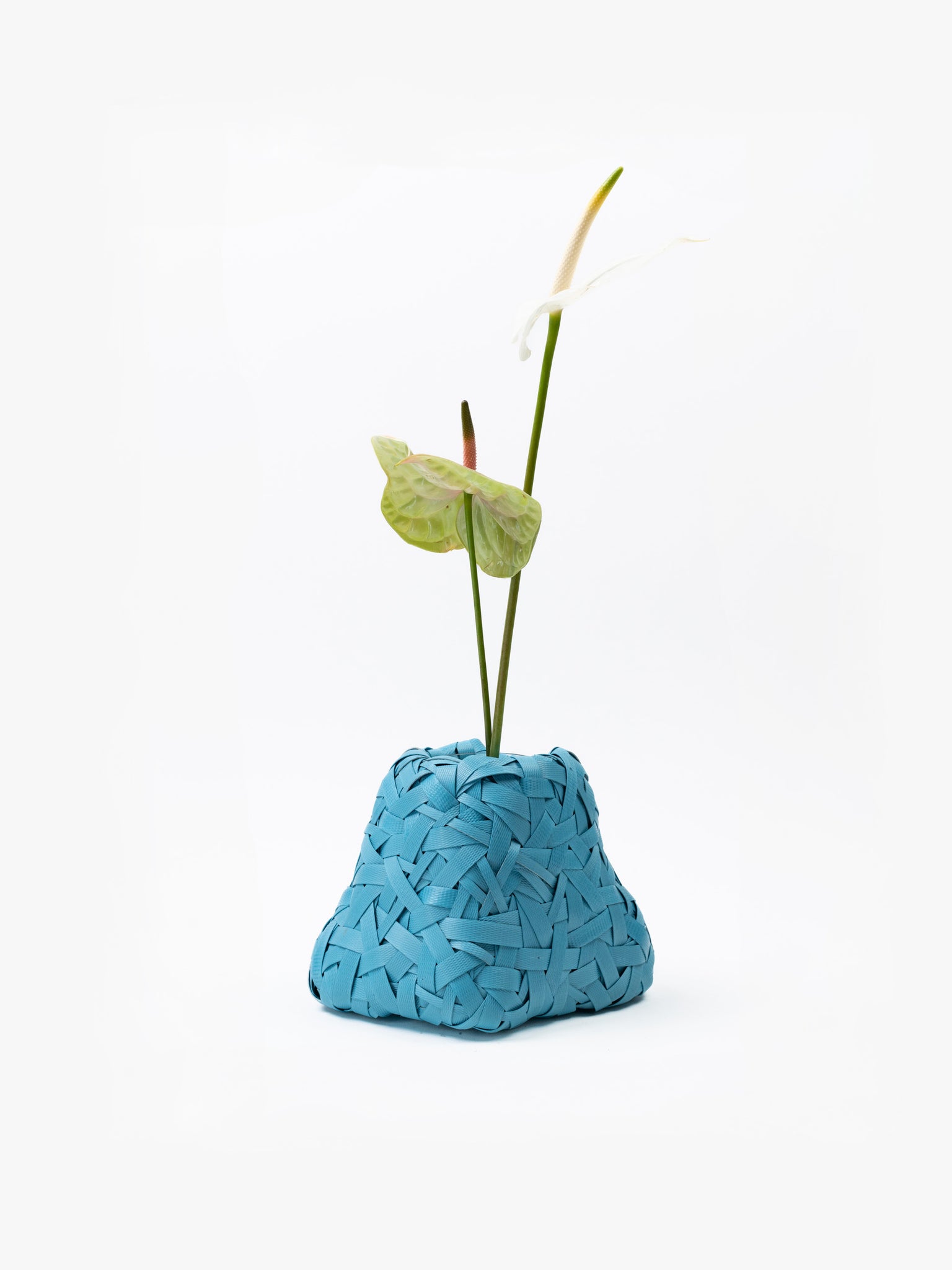 Recycled Plastic Woven Ecology Vase Blue